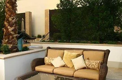 Luxury Suites International At The Signature 
