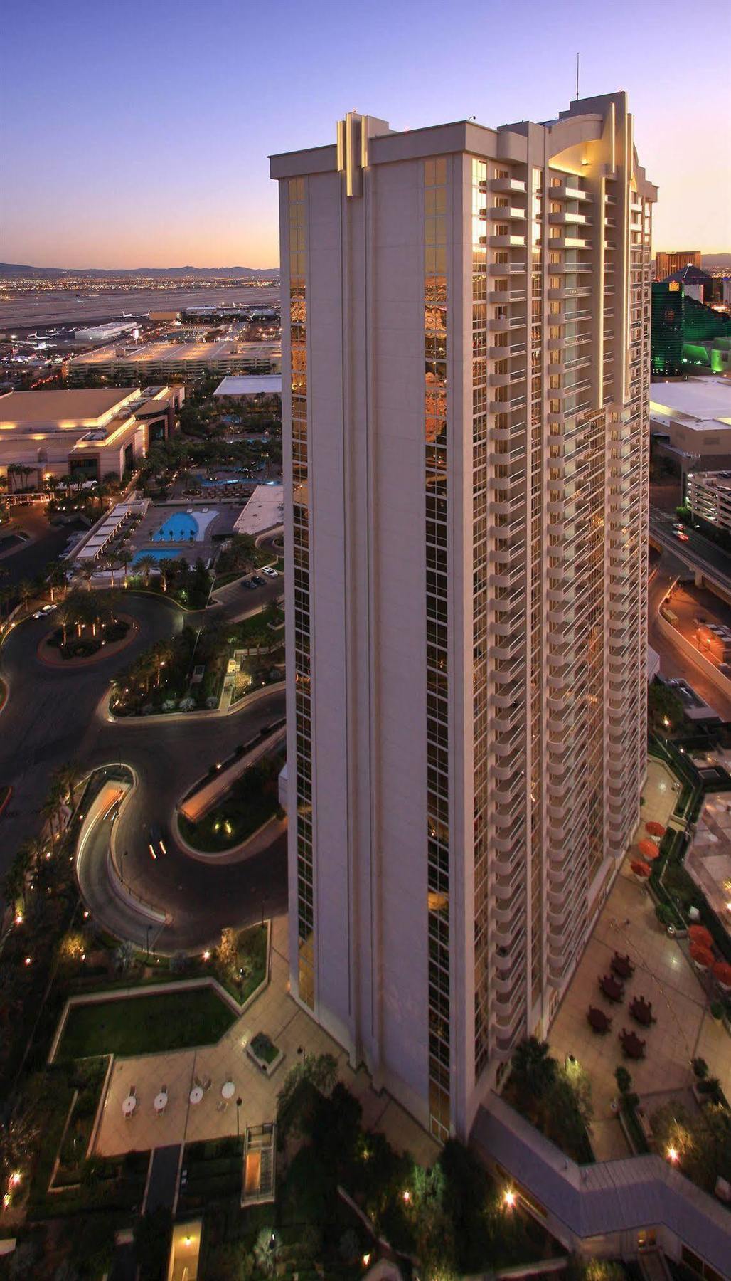 Luxury International At The Signature Las Vegas