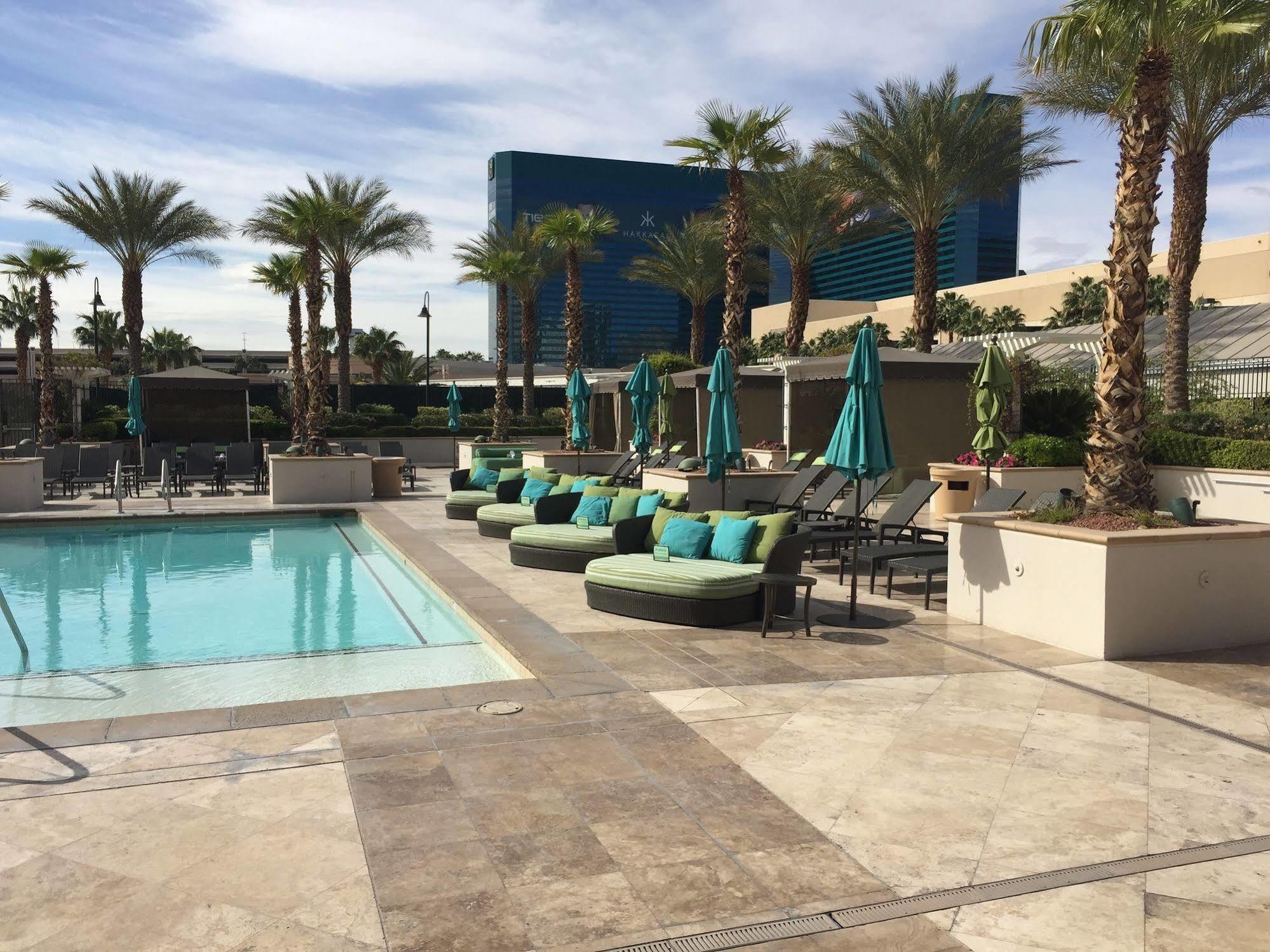 Luxury International At The Signature Aparthotel